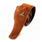 Correa Magma Lisa Gamuza Marrón Logo Metal Bajo